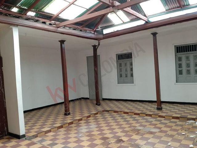 EN VENTA CASA COMERCIAL EN BUGA, EXCELENTE UBICACION