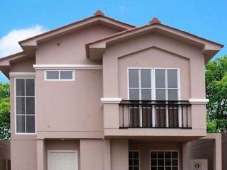 Foto 2 de Venta de Casa de Lujo con Terreno amplio en Urbanización Casa Laguna