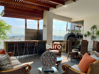 Foto 4 de EXCLUSIVA CASA EN VENTA JARDIN, PISCINA Y DEPARTAMENTO ADICIONAL EN CASUARINAS