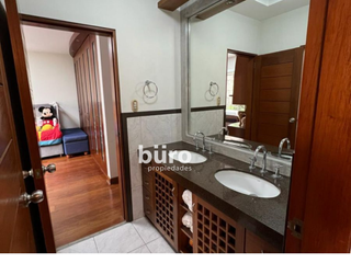 Foto 27 de EXCLUSIVA CASA EN VENTA JARDIN, PISCINA Y DEPARTAMENTO ADICIONAL EN CASUARINAS