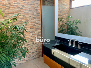 Foto 30 de EXCLUSIVA CASA EN VENTA JARDIN, PISCINA Y DEPARTAMENTO ADICIONAL EN CASUARINAS