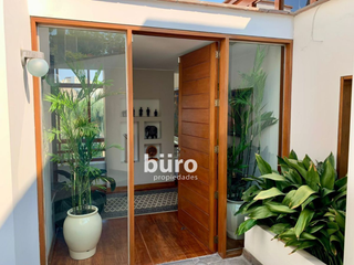 Foto 13 de EXCLUSIVA CASA EN VENTA JARDIN, PISCINA Y DEPARTAMENTO ADICIONAL EN CASUARINAS