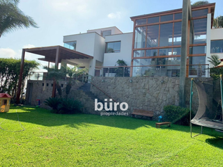 Foto 16 de EXCLUSIVA CASA EN VENTA JARDIN, PISCINA Y DEPARTAMENTO ADICIONAL EN CASUARINAS