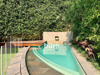 Foto 5 de EXCLUSIVA CASA EN VENTA JARDIN, PISCINA Y DEPARTAMENTO ADICIONAL EN CASUARINAS