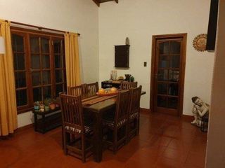 Venta casa quinta 5 amb con pileta cubierta Mar del Plata