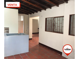 Foto 1 de CASA PLANA CON SOLAR DE 225MTS2.
