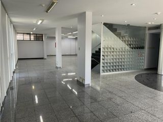 Guayaquil KENNEDY NORTE vendo / alquilo edificio