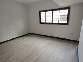 Departamento en venta de 3 dormitorios c/ cochera en Ramos Mejía