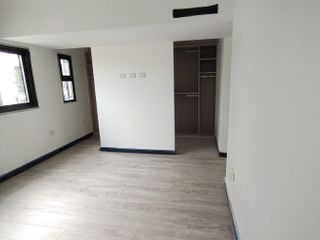 Departamento en venta de 3 dormitorios c/ cochera en Ramos Mejía