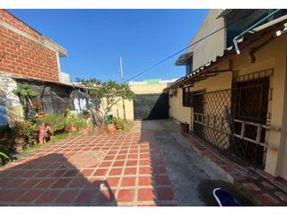 Turbaco - Venta de Casa con Apartamento Auxiliar en La Granja.