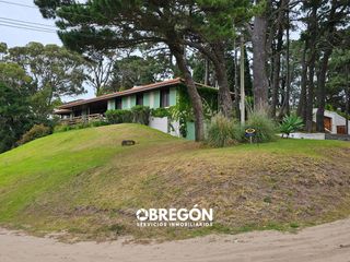 Casa en Alquiler Pinamar Golf a 300 mts del mar 2da quincena Enero 2024