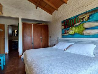 Casa en Alquiler Pinamar Golf a 300 mts del mar 2da quincena Enero 2024