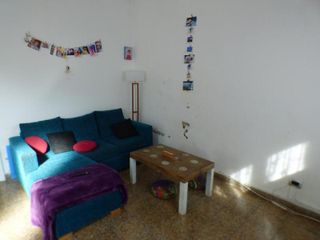 Casa en venta - 3 dormitorios 3 baños - 130 mts2 - La Plata