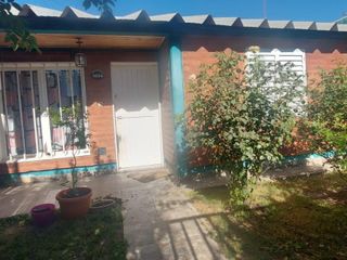 Foto 1 de Casa 2 Dormitorios con Quincho en SAN CAYETANO