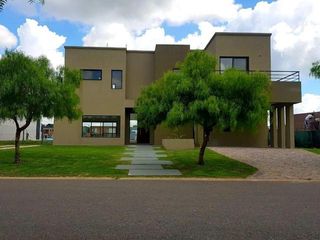 Foto 2 de Moderna casa en El Cantón - Escobar