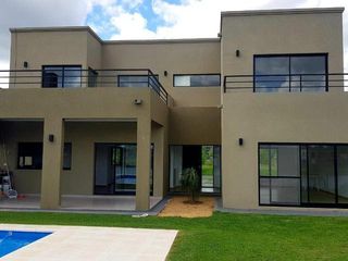 Foto 1 de Moderna casa en El Cantón - Escobar