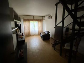 Casa en venta - 4 dormitorios 3 baños - Cochera - 500mts2 - Los Hornos, La Plata