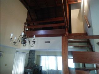 Foto 15 de Excelente Chalet en Barrio La Florida/ Gran terreno, pileta y quincho