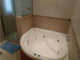 Foto 14 de Excelente Chalet en Barrio La Florida/ Gran terreno, pileta y quincho