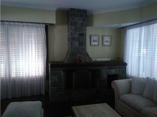 Foto 9 de Excelente Chalet en Barrio La Florida/ Gran terreno, pileta y quincho