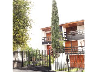 Casa lote propio 8,66x32 mts.5 amb.2 plantas-Parque-Quincho-Garage .