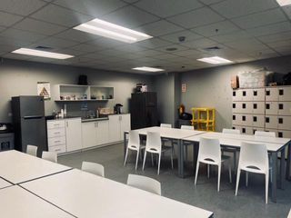 Foto 12 de OFICINA EN ALQUILER EN SAN ISIDRO - IMPLEMENTADA Y AMOBLADA