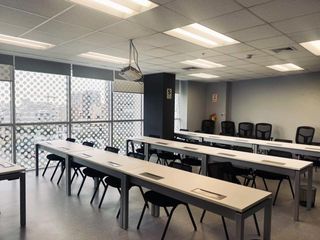 Foto 1 de OFICINA EN ALQUILER EN SAN ISIDRO - IMPLEMENTADA Y AMOBLADA