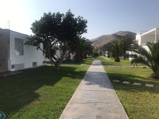 MODERNA CASA DE PLAYA EN VENTA EN GRAMAS KM69 CON VISTA AL MAR