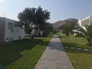 MODERNA CASA DE PLAYA EN VENTA EN GRAMAS KM69 CON VISTA AL MAR