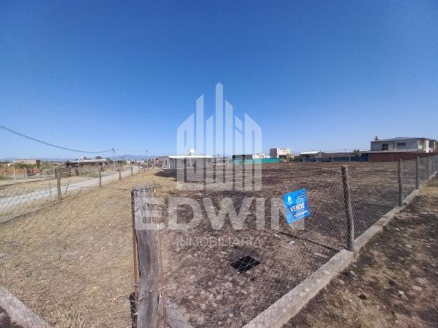 Los robles, listos para escriturar! Sobre ingreso Principal