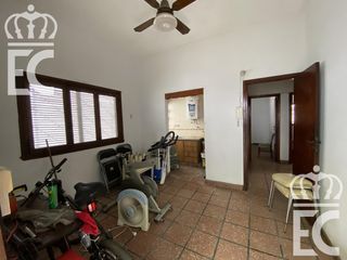 Venta - Casa para dos familias - 6 ambientes -  Gerli - Lanús