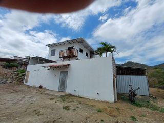 Puerto Lopez: Se Vende Casa Cerca del Mar y en Zona Rural en Puerto Lopez