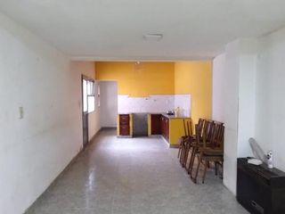 Foto 2 de INDEXA VENDE CASA EN PLANTA BAJA, 2 HABITACIONES CON PATIO Y ENTRADA DE VEHÍCULO EN B° 827
