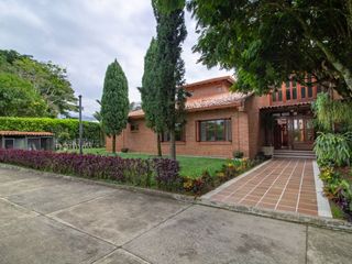 Foto 1 de casa en arriendo/venta en las mercedes. Cod A4615
