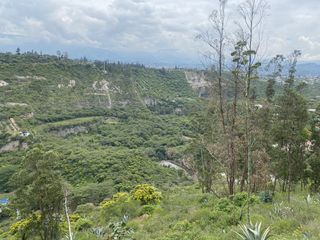 Terreno ubicado en Cumbayá, dentro de la urbanización Pillagua, increíble vista, doble seguridad