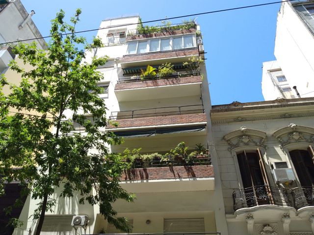 VENTA DEPARTAMENTO SEMI PISO DE 5 AMB  EN RECOLETA