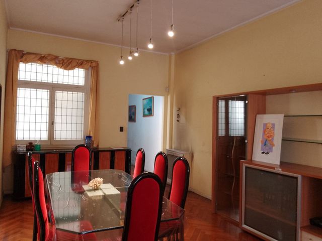 VENTA DEPARTAMENTO SEMI PISO DE 5 AMB  EN RECOLETA