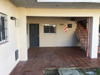 Foto 11 de Casa con Departamento en venta en Rincon de Milberg