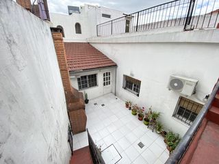 Casa 5 ambientes con patio, terraza y cochera - Acepta propiedad menor valor