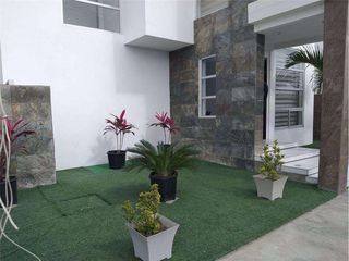Foto 9 de casa de venta  en  zona sur de Manta