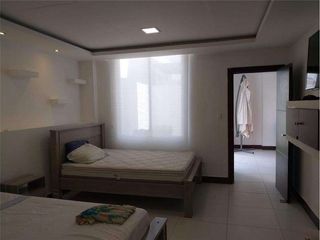 Foto 2 de casa de venta  en  zona sur de Manta