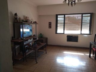 Casa PH en venta en Castelar Norte