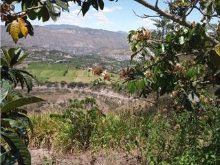 Terreno con casita en venta en Guallabamba Bello Horizonte