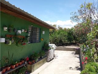 Terreno con casita en venta en Guallabamba Bello Horizonte