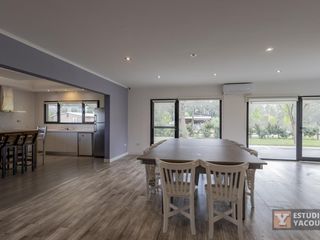 Casa en venta - 4 Dormitorios 6 Baños 2 Cocheras - 1800Mts2 - Abasto [FINANCIADA]