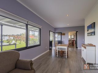 Casa en venta - 4 Dormitorios 6 Baños 2 Cocheras - 1800Mts2 - Abasto [FINANCIADA]
