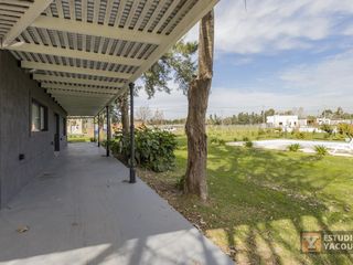 Casa en venta - 4 Dormitorios 6 Baños 2 Cocheras - 1800Mts2 - Abasto [FINANCIADA]
