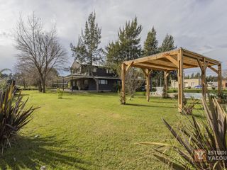 Casa en venta - 4 Dormitorios 6 Baños 2 Cocheras - 1800Mts2 - Abasto [FINANCIADA]
