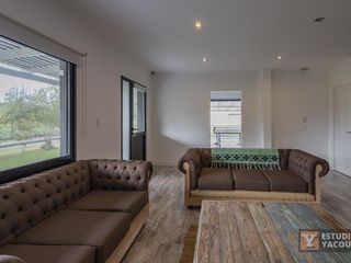 Casa en venta - 4 Dormitorios 6 Baños 2 Cocheras - 1800Mts2 - Abasto [FINANCIADA]