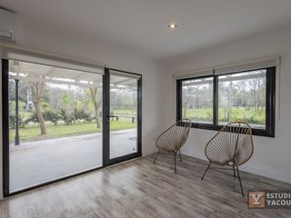 Casa en venta - 4 Dormitorios 6 Baños 2 Cocheras - 1800Mts2 - Abasto [FINANCIADA]